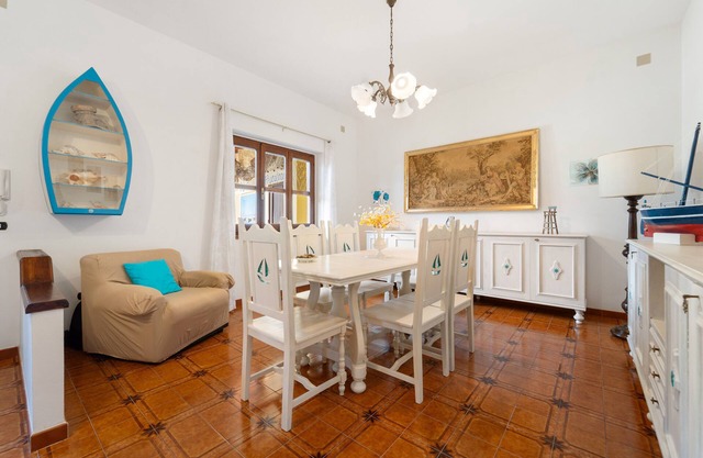 Apartamento '2' con jardín compartido, balcón y aire acondicionado