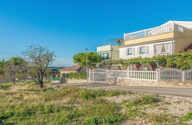 Apartments Ivić / Apartment Ivic A1 near the Sea