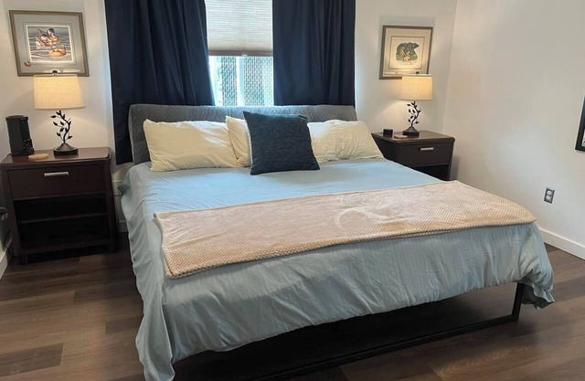 Apartment J: Jamestown Bay -Car Rental Option