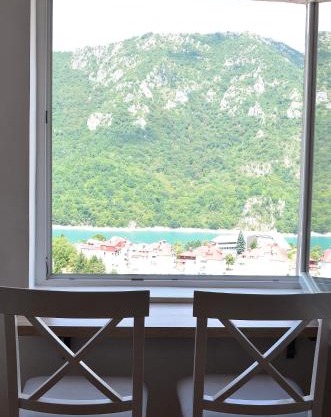 APARTMENT JOVOVIC