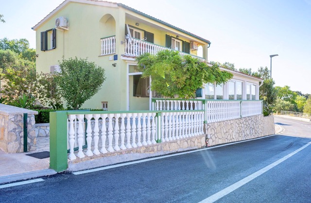 Apartment Jurica, (16111), Sali, Croatia