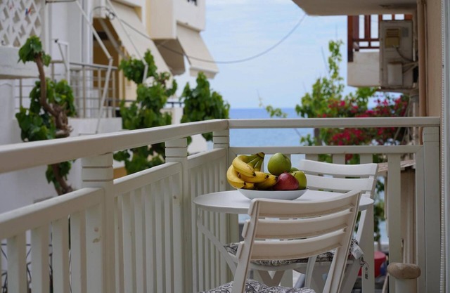 Apartamento 'Kallithea Beach' con vistas al mar, Wi-Fi y aire acondicionado