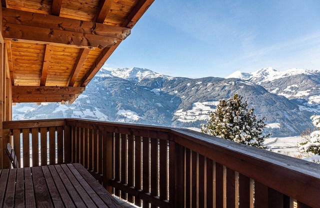 Apartamento "Kellerjoch" con vistas a la montaña, Wi-Fi y balcón