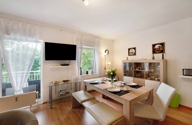 Apartamento 'Kinderfreundliche Wohnung Am See' con jardín privado, balcón y Wi-Fi
