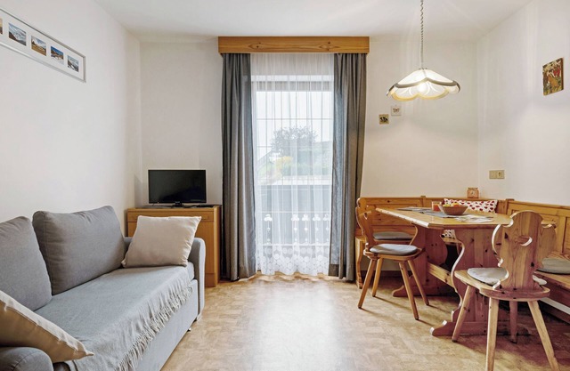 Apartamento 'Klein' con vistas a la montaña, jardín compartido y Wi-Fi