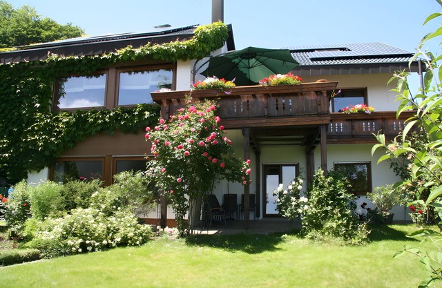 Apartamento 'Kreuzbühl' con terraza, jardín y wifi