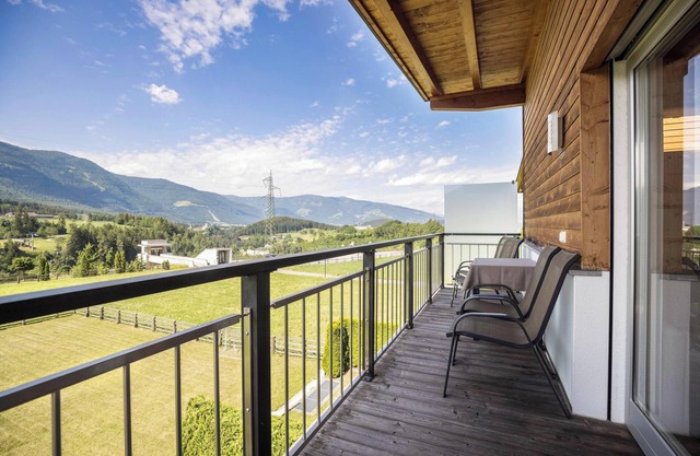 Apartamento "Kronsun - Glück" con vistas a la montaña, Wi-Fi, 3 balcones y jardín