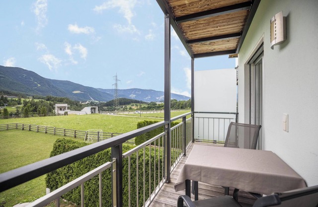 Apartamento 'Kronsun Harmonie' con vistas a la montaña, jardín compartido y Wi-Fi