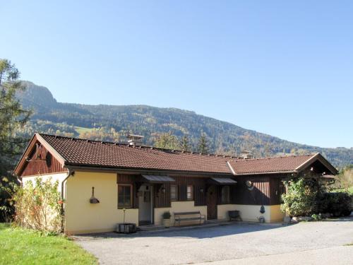 Apartment Kunzhof-2 by Interhome