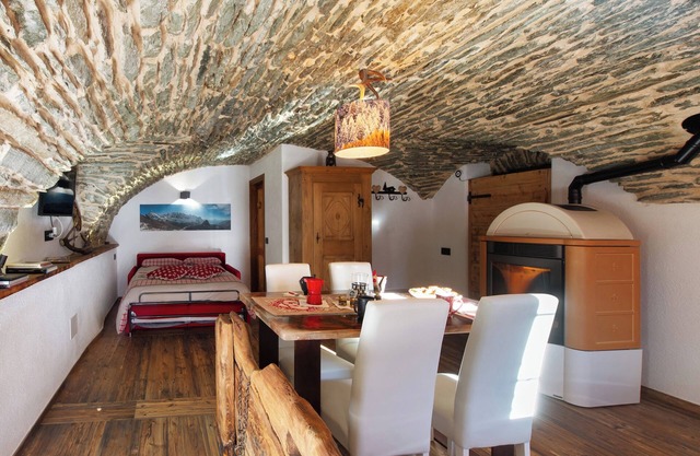 Apartamento 'La Cachette' con vistas a la montaña, terraza privada y Wi-Fi
