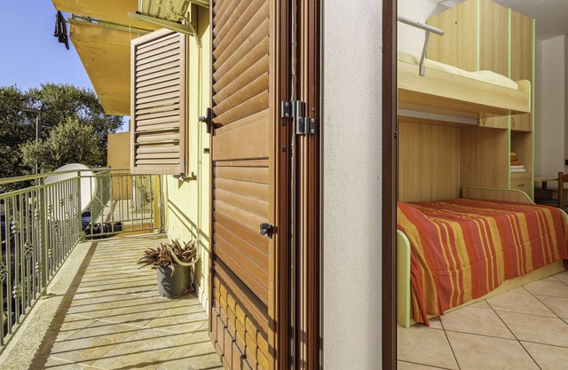 Apartamento 'La Caletta A Due Passi Dal Mare ' con vistas a la montaña, balcón y aire acondicionado
