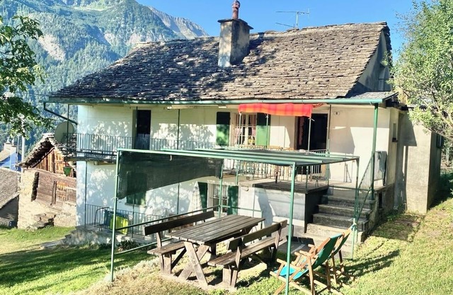 Apartamento "La Casa di Sissy" con vistas al jardín y a la montaña, Wi-Fi y terraza; admite mascotas