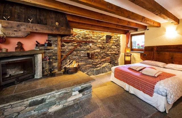 Apartamento "La Méizòn de Felise - La Crotta" con vistas a la montaña, jardín compartido y Wi-Fi