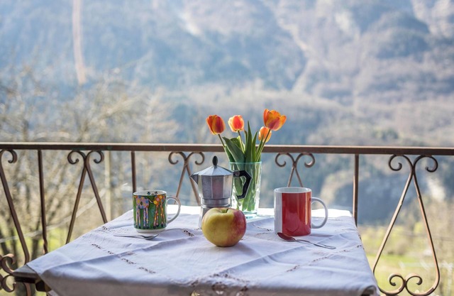 Apartamento "La Mansarda di Chiara e Silvio" cerca de la estación de esquí con vistas a la montaña