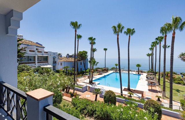 Apartamento 'La Perla de Marakech 14' cerca de la playa con vistas al mar, piscina y Wi-Fi
