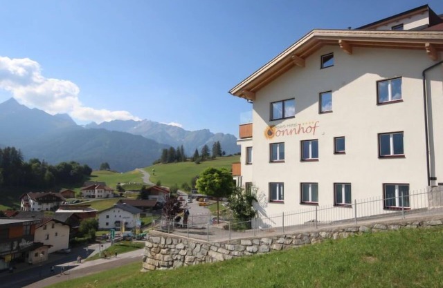 Apartamento Ladis by Interhome