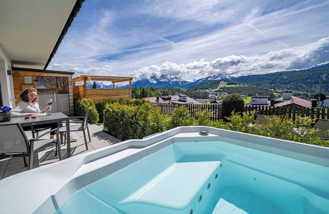Apartamento "Latemar": Bañera de hidromasaje privada, sauna finlandesa, vistas a la montaña