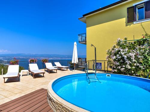 Apartment Laurus-3 by Interhome