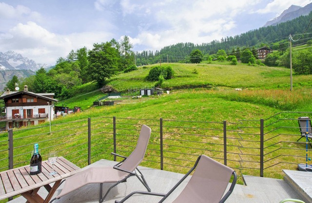Apartamento 'Le Rêve D'Emilie - Family House' con vistas a la montaña, terraza compartida y Wi-Fi