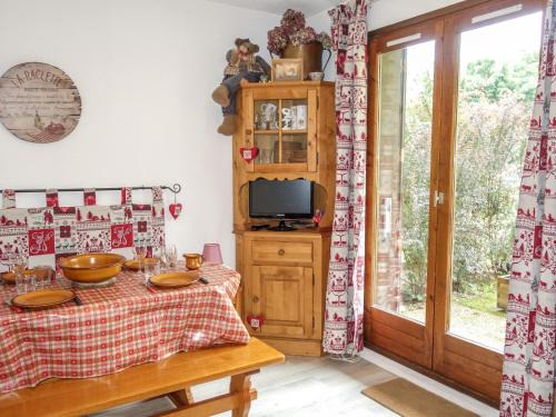 Apartment Le Sapin-2 by Interhome