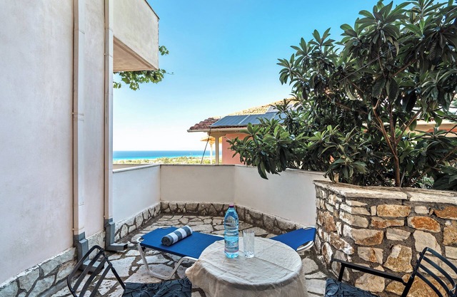 Apartamento "Lefkothea 5" con vistas al mar, balcón y Wi-Fi