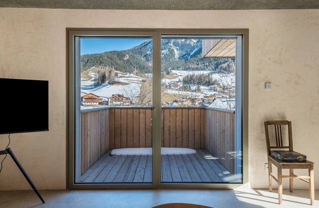 Apartamento 'Lena Dolomites Suite' con vistas a la montaña, terraza privada y sauna