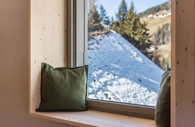 Apartamento 'Lena Dolomites Luxury Suite' con vistas a la montaña, terraza privada y sauna
