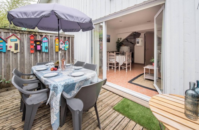 Apartamento 'Les Canonniers' cerca de la playa con piscina, terraza y balcón