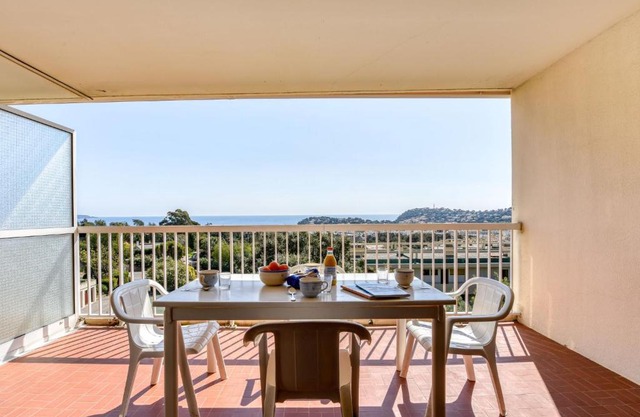 Apartment Les Mimosas-1 by Interhome