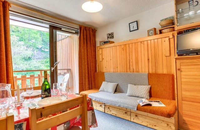 Apartment Les Olympiques - Tignes 1800-10 by Interhome