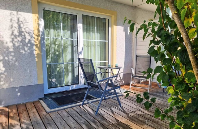 Apartment living/bedroom with terrace on the first floor, underground parking, no. 21