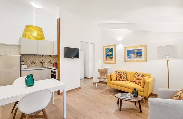 Apartamento "LIBECCIO" finamente amueblado, en el verde