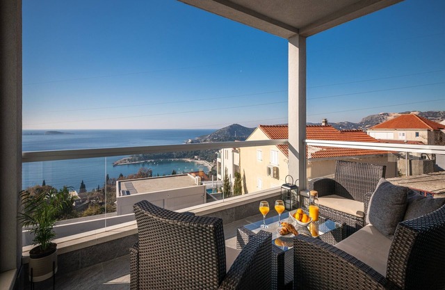 Apartment License to Chill