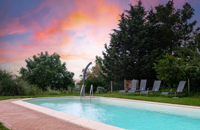 Apartamento "Lilla" con vistas a la montaña, piscina compartida y Wi-Fi