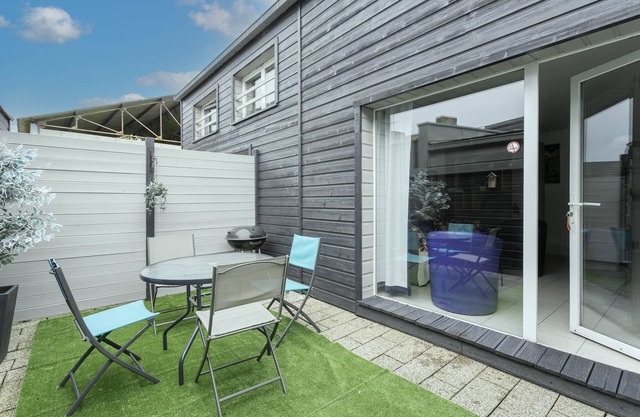 Apartamento 'Logement Coquelicot - 6 Personnes' con terraza privada y Wi-Fi