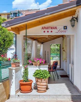 Apartment Lora