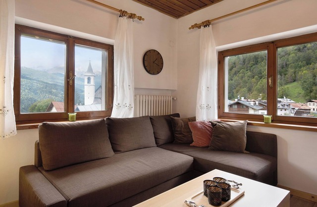 Apartamento 'Lorenzo' con vistas a la montaña, balcón y Wi-Fi