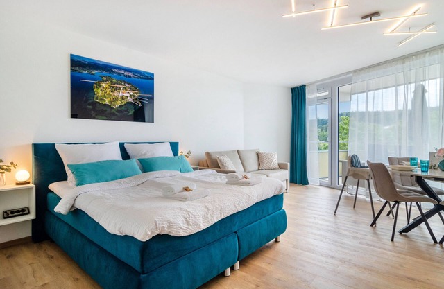 Apartment 'Mainaublick – Luxury, Pool and Sauna' with Balcony and Wi-Fi