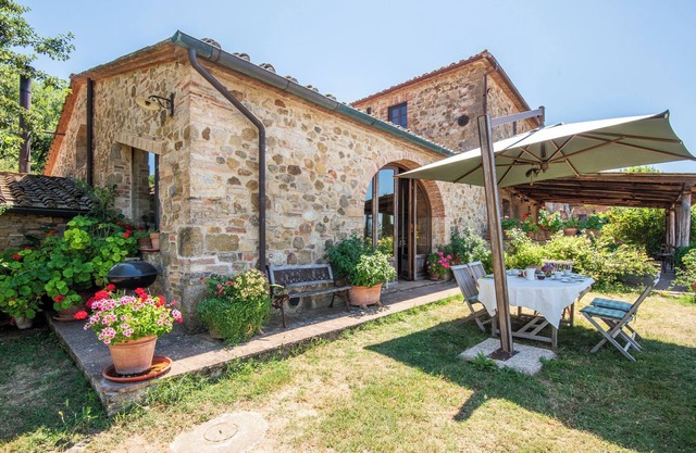 Apartamento 'Magica Toscana' con vistas a la montaña, piscina compartida y Wi-Fi