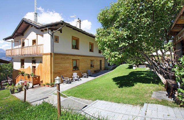 Apartamento 'Maison Grange 1' con vistas a la montaña, jardín compartido y Wi-Fi