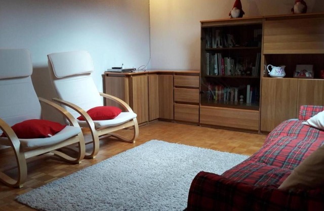 Apartamento 'Mansarda Le Chateau' con vistas a la montaña, jardín compartido y Wi-Fi