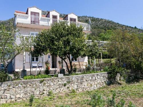Apartment Marko - Three-Bedroom Apartment with Terrace and Sea View Brse ine