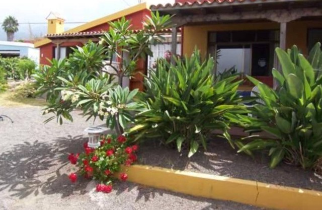 Apartamento 'Mayato 1' con vistas al mar, terraza privada y Wi-Fi