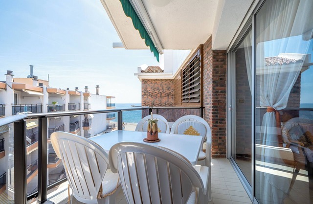Apartamento "Mexico I" en primera línea de playa con terraza, aire acondicionado y Wi-Fi