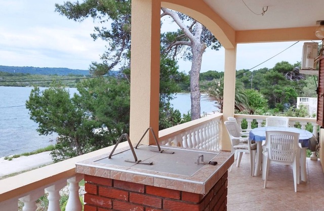 Apartment Mili (11249-A1) - Veli Rat (Dugi otok)
