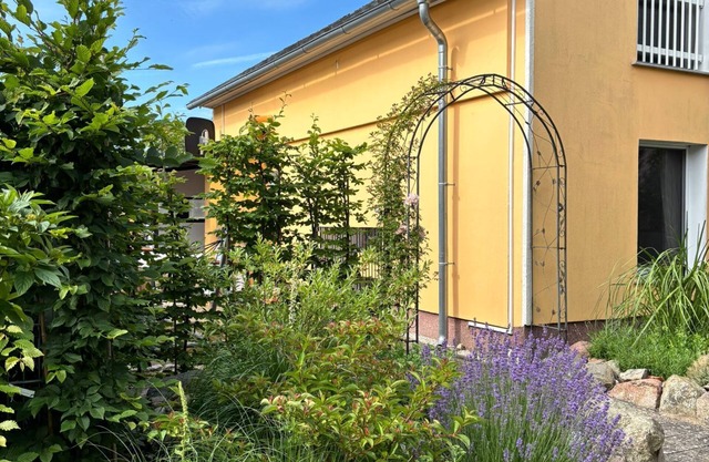 Apartment 'Mien Lüttes Glück - Backboord' with Private Terrace, Private Garden and Wi-Fi