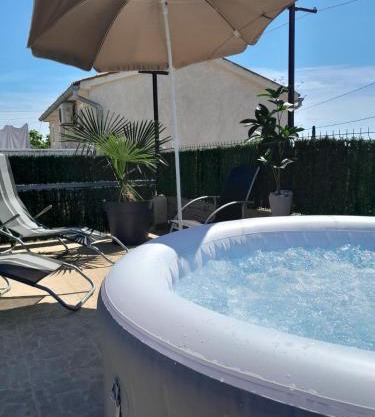 Apartment Mila with Jacuzzi Spa