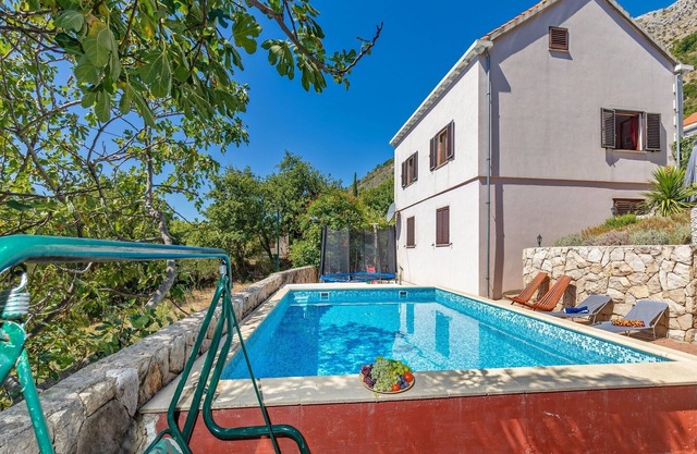 Apartment Mileta - Apartamento de dos habitaciones con piscina