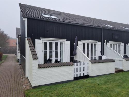 Apartment Milly - 150m to the inlet by Interhome