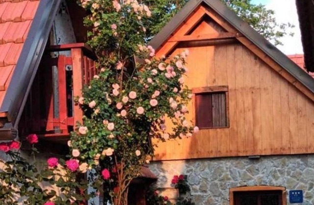 Apartment Mimi - countryside cottage: - Plaski, Continental Croati, Croatia